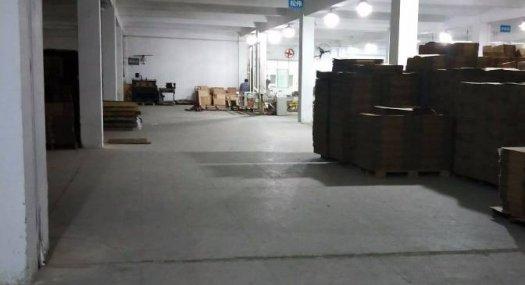 凤岗临近平湖一楼高5.5米厂房出租1000平 交通方便