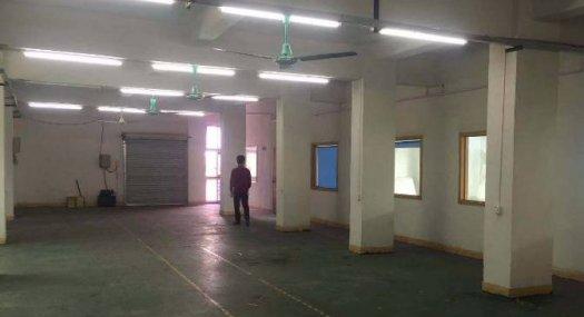 凤岗官井头楼上有7间宿舍大小分租带装修厂房600平