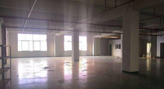 凤岗五联出租原房东楼上带装修价格便宜厂房1500平出租