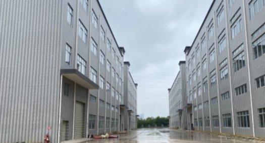 东莞东莞市 清溪镇三中村清凤路附近120000㎡ 厂房租售层高7米 跨度30米 配电2000KVA 独院 可环评 可分租