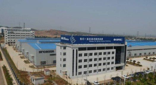 东莞市凤岗镇２４００平米四楼厂房出租（专租电池厂）