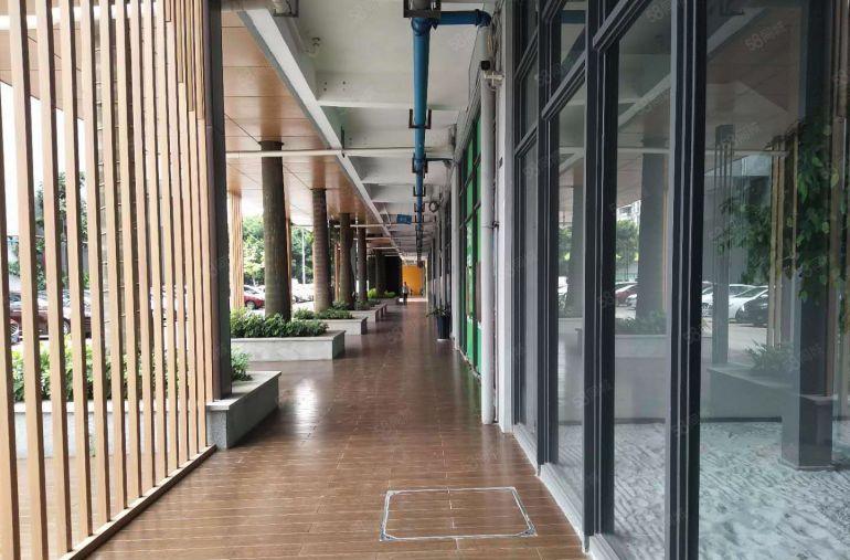 南城个带3吨货梯的 办公室 贸易场地，小面积可分200平