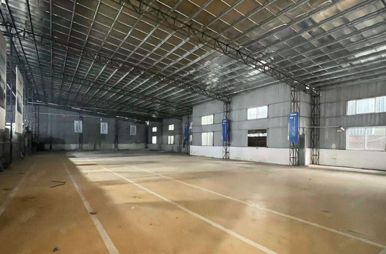 南城小独院高8米1680平厂房出租，可做加工仓库等各行业