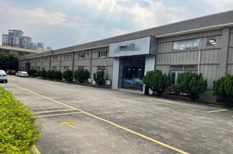 南城西平附近新出花园式砖墙到顶单一层6000平，水电齐全