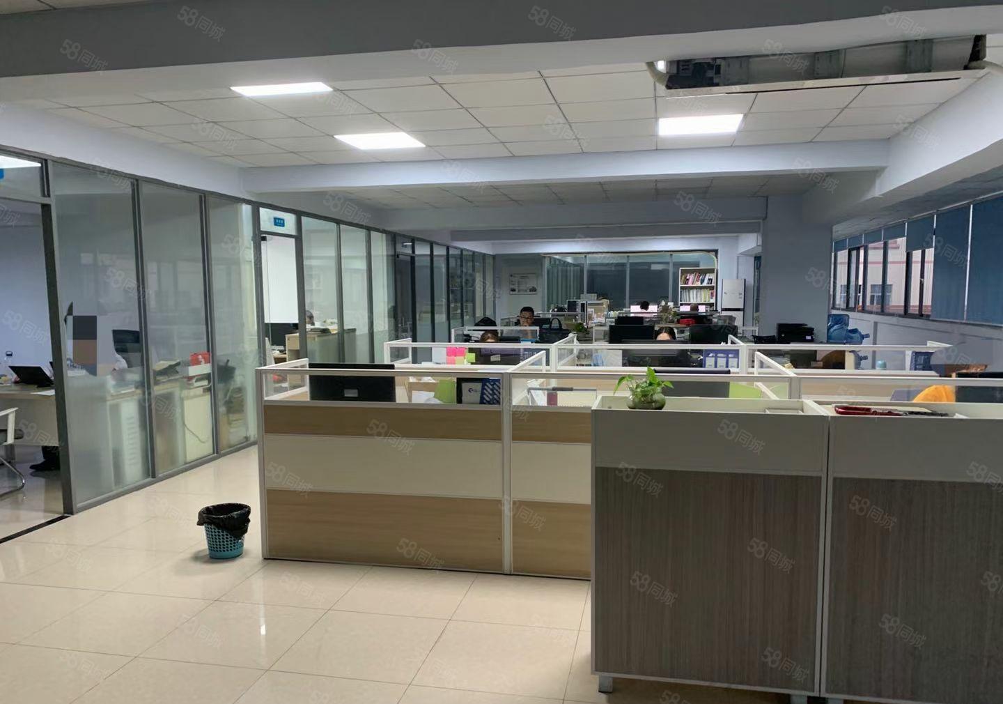 南城车站附近花园式创意园，现成装修，一楼大小面积可分租！