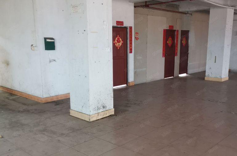 温塘加油站附近楼上独立整层550方带3间办公室水电齐全出租