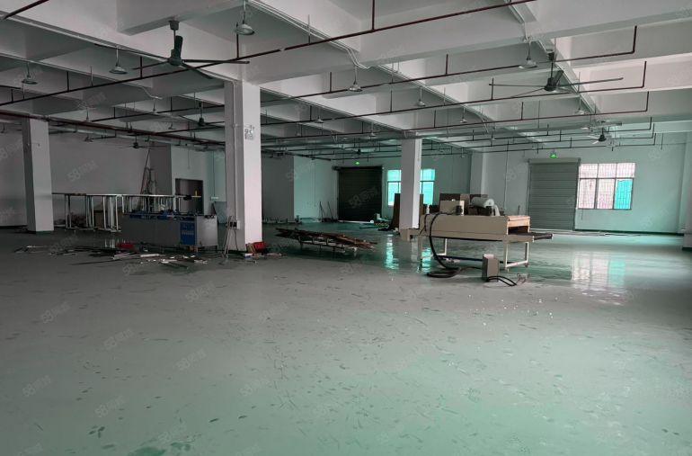 东城石井一楼厂房1500平，现成地坪漆，大空地