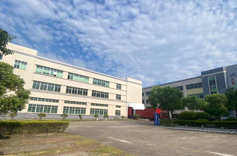 东城区独院厂房出租，水电装修齐全，原房东独门独院，可办环评