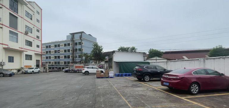 桑园工业区8米高单一层低价出租，带现成办公室