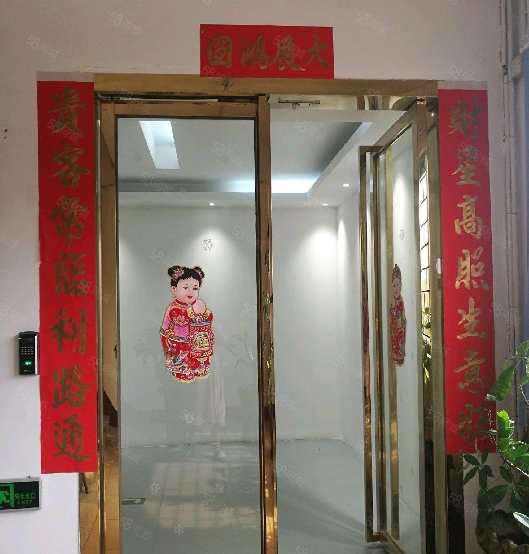 东城温塘路口外贸服装厂转租二楼700平方，精装修，无转让费