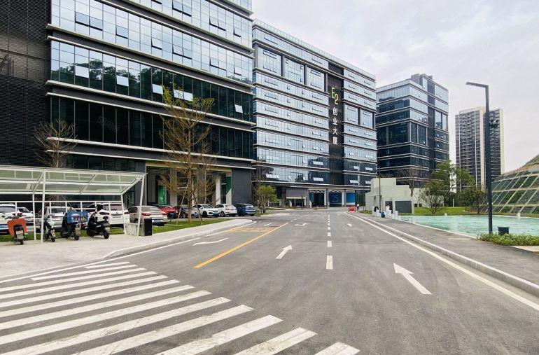 9元可谈东莞东城南城4千平红本厂房一楼仓库出租大小可分租