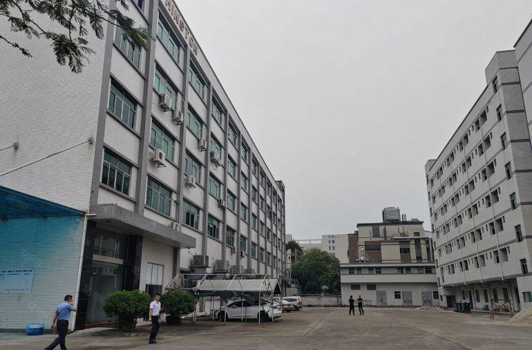 原房东标准独院厂房出租，带现成注塑环评。周边无居民，工业用地