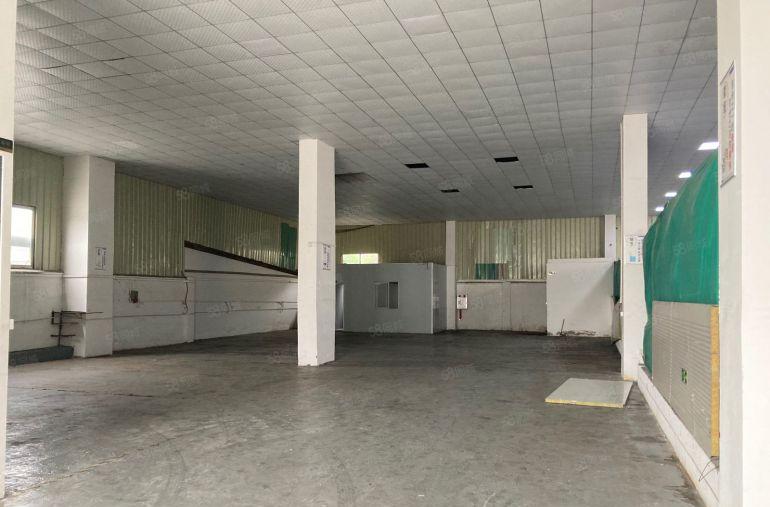 桑园工业区8米高单一层低价出租，带现成办公室