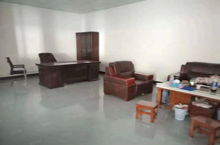 东城余屋新空出小面积厂房400平，水电齐全，带现成装修