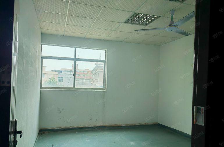 近寮步（高速附近）700平方精装修厂房仓库出租水电办公室