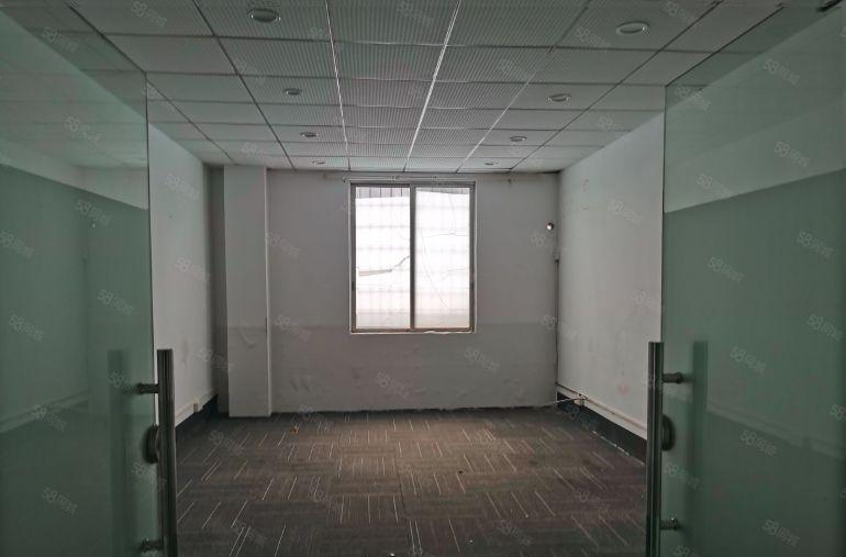 东城主山二楼500平方现成办公室装修