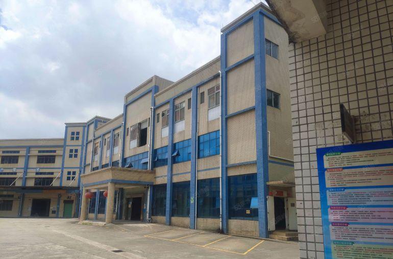 东城原房东独门独院标准厂房出租，厂房，宿舍楼，饭堂齐全。