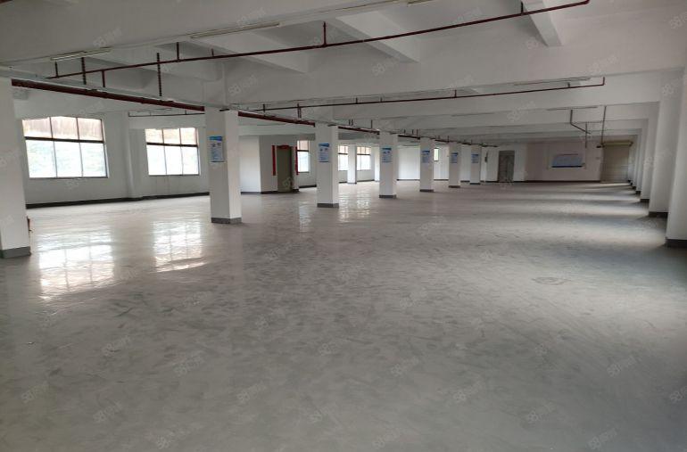 东城10元厂房出租 整层面积1500平方 现成地漆办公室