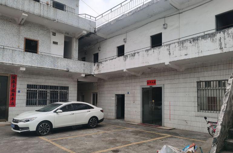 东城温塘独门独院单一层2600平，宿舍办公900平