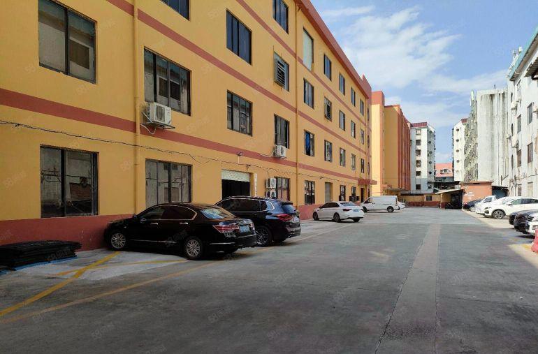 新出1至3楼厂房出租 每层3800平方，现成装修 水电齐全