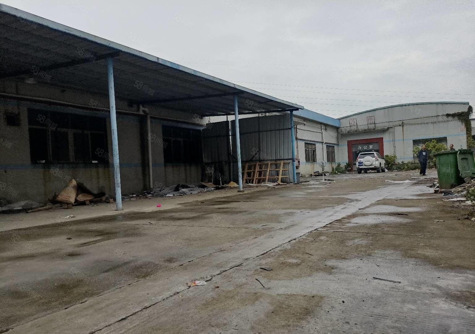 东城原房东独院厂房砖墙到顶单一层3200平，滴水8，800起