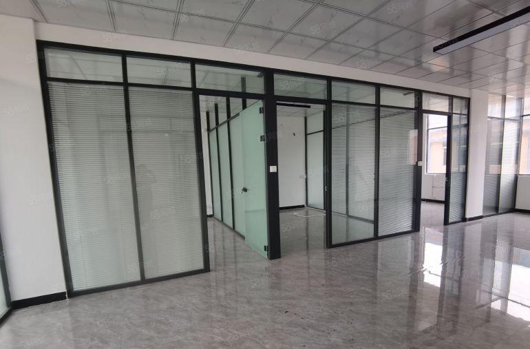 东城新出带豪华装修出租独立一层960平，拎包即可开工水电齐全