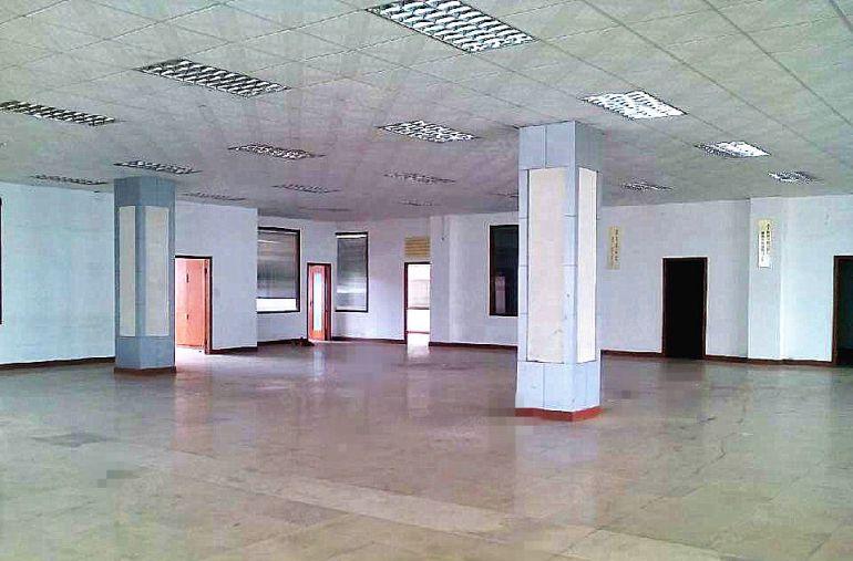 客运东站 旁办公贸易 电子商务 场地出租300平方,便宜