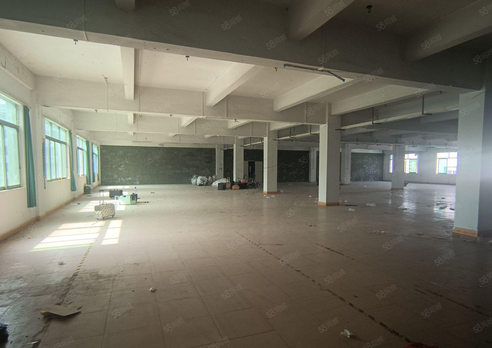 东城桑园工业厂房出租300至5000平方大小可分，低价出租！