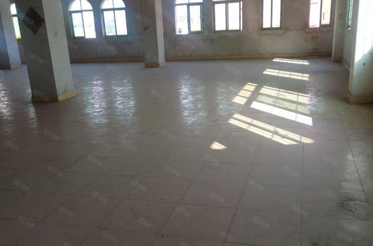 温塘加油站附近楼上独立整层550方带3间办公室水电齐全出租