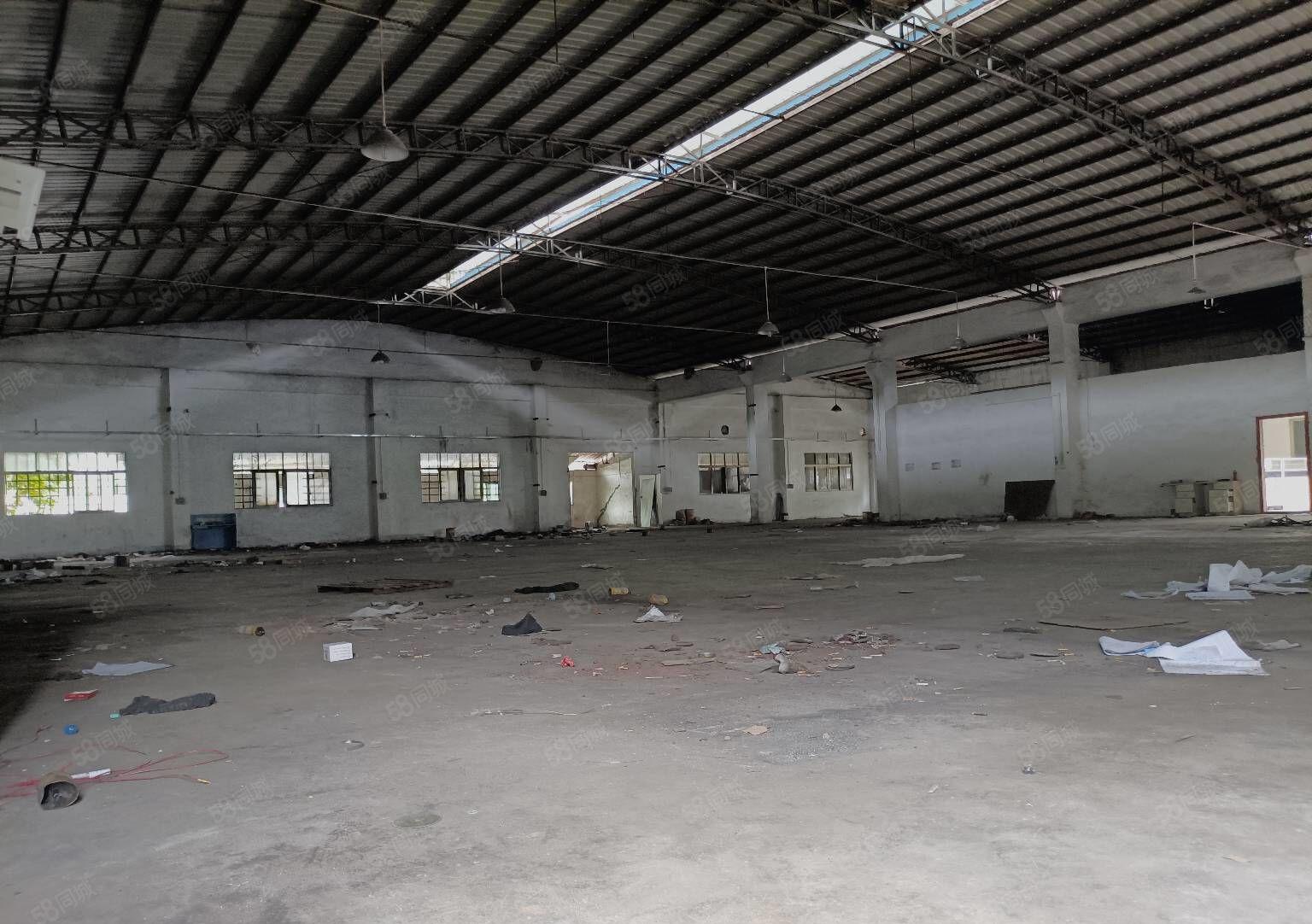 东城原房东独院厂房砖墙到顶单一层3200平，滴水8，800起