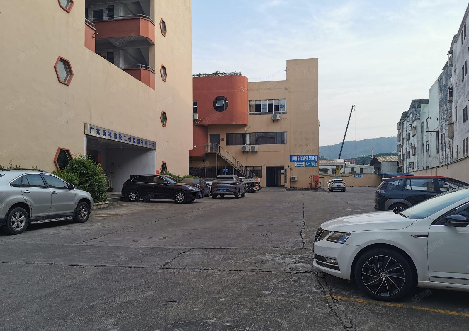 牛山园区三楼650方低价出租，现成办公室，空地大