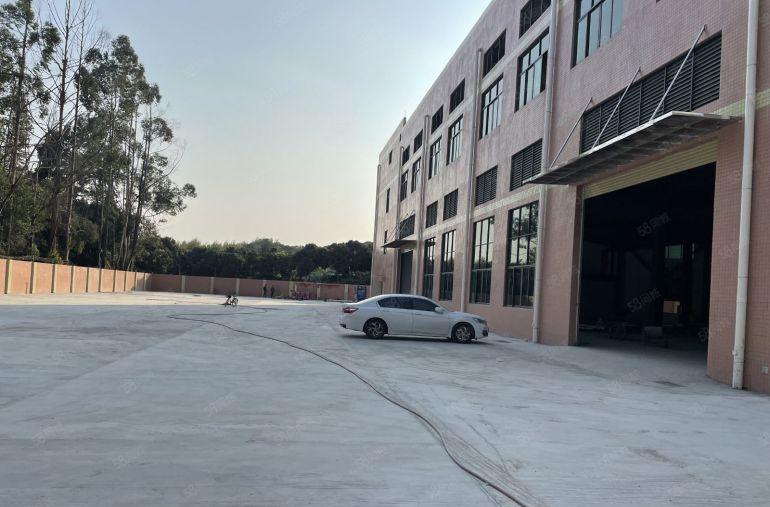 东城桑园一手房东独门独院两层共3500平，免租90天，无公摊