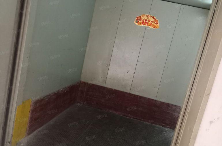 厂房出租500平东城桑园一楼1200平楼上2600，带精装修