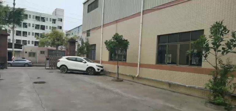 独院钢构滴水9米有行吊，适合机械设备五金注塑等各行业，空地大