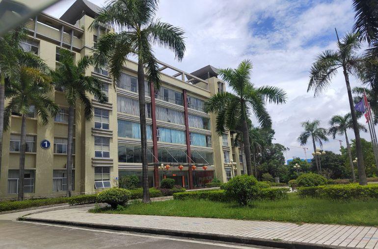 虎门京港澳高速出口原房东豪华装修楼上1000方低价厂房出租！