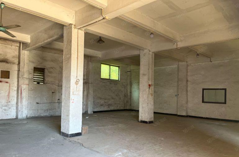 低价单一层小独院1500方水电齐全带有宿舍办公楼