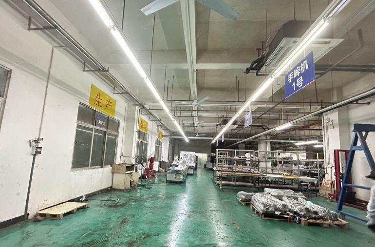 虎门独院厂房低价出租带有水电装修，3吨电梯大车掉头整租可分租