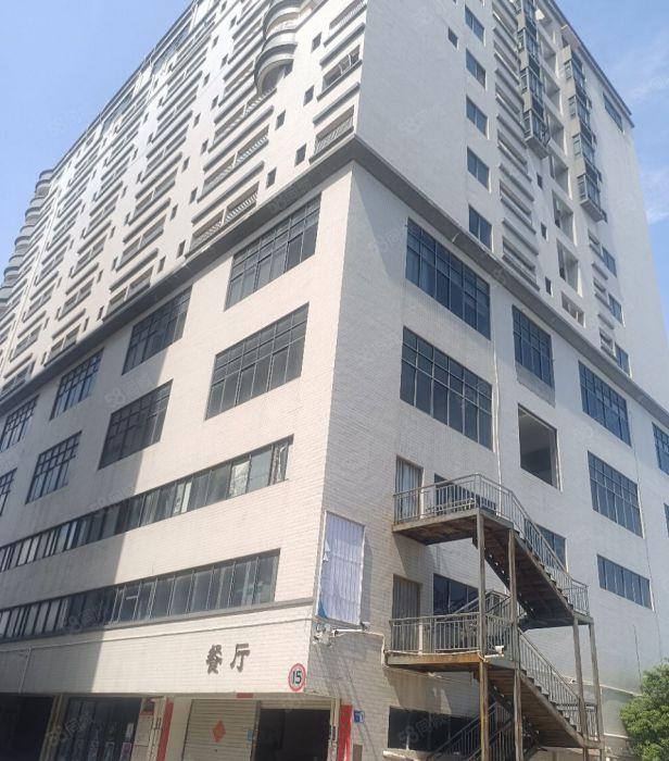 虎门镇靠深圳高速口新出7万平方标准厂房出租，大小可分租带红本