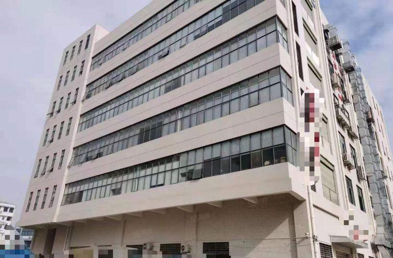 虎门树田新出楼上带装修厂房640方，水电齐全，低价出租