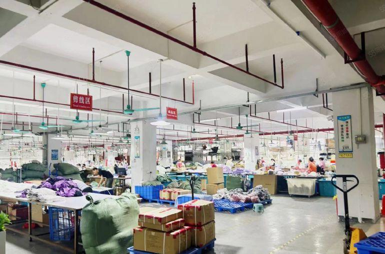 虎门现成制衣厂房出租，面积8200平方，可分层租！