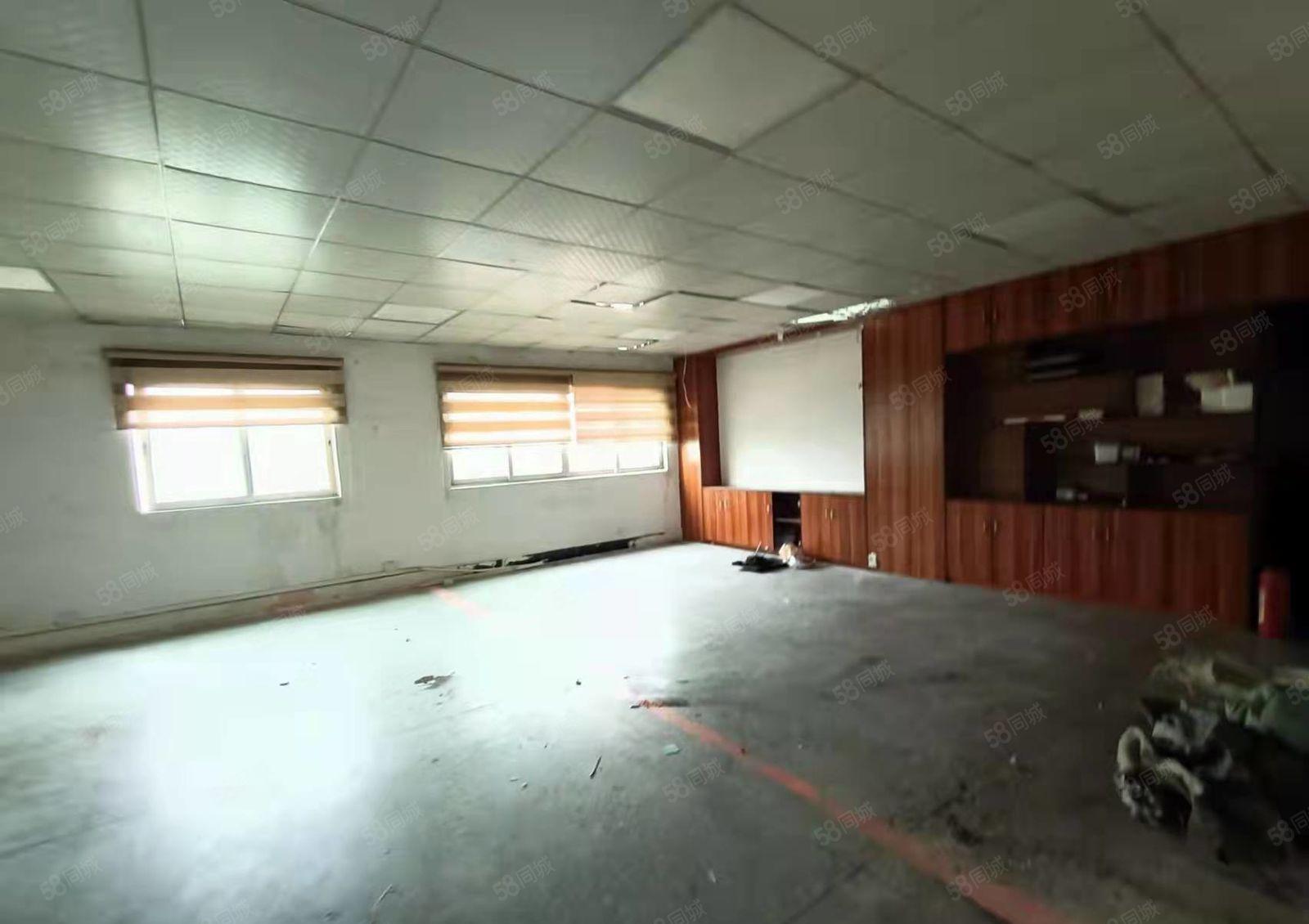 龙眼二楼整层3300平厂房招租 可办环评 水电办公室齐全