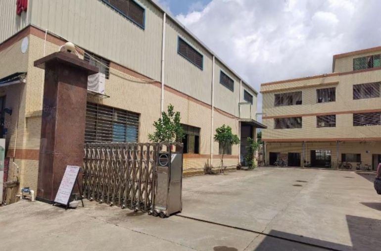 独院钢构滴水9米有行吊，适合机械设备五金注塑等各行业，空地大