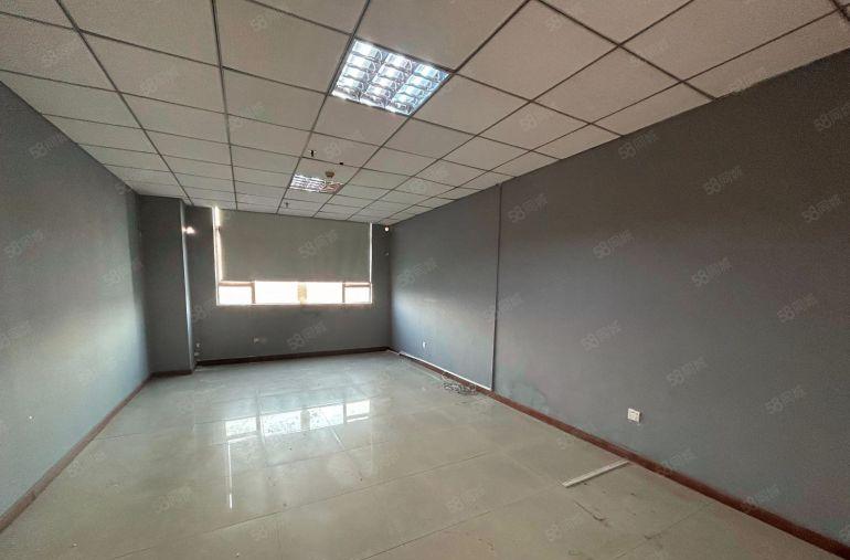 虎门楼上500方带水电装修厂房原房东园区有停车位好招工