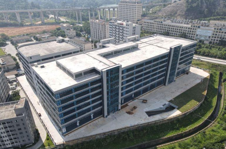 原房东全新厂房一层10600平，适合各行业，空地大，交通好！