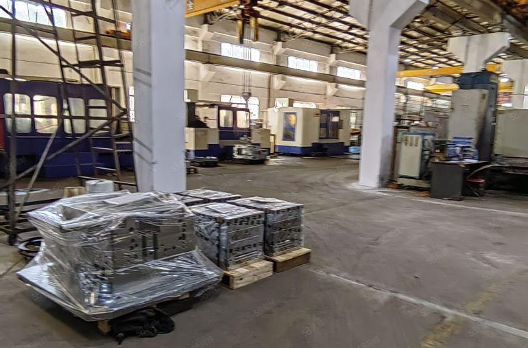 东莞市虎门钢构5000方，滴水9米，现成行车，无转让费可分租