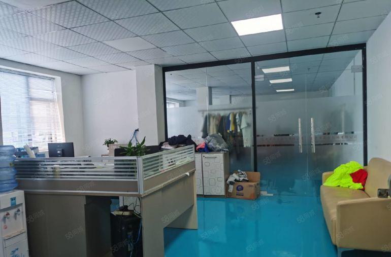 虎门北栅新出楼上带装修厂房1100方，有消防合格证，有红本