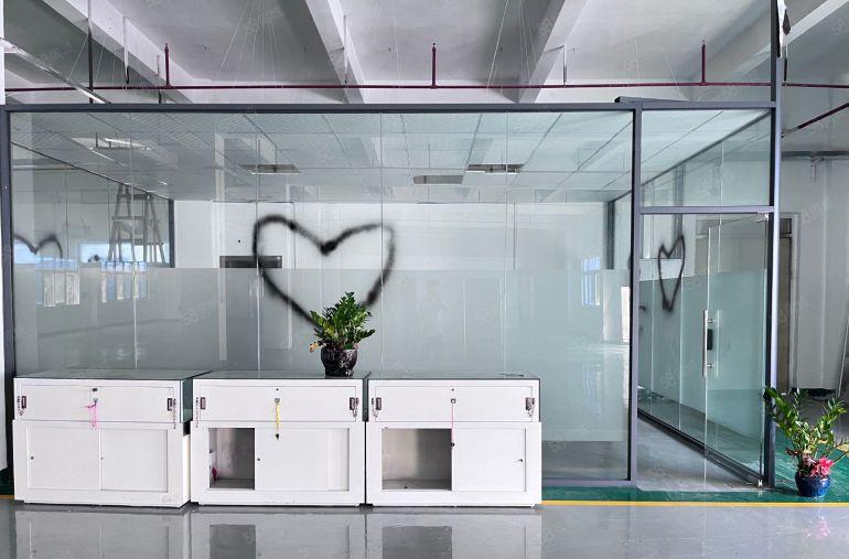 虎门标准一楼1000平方厂房出租，高度5米，水电到位