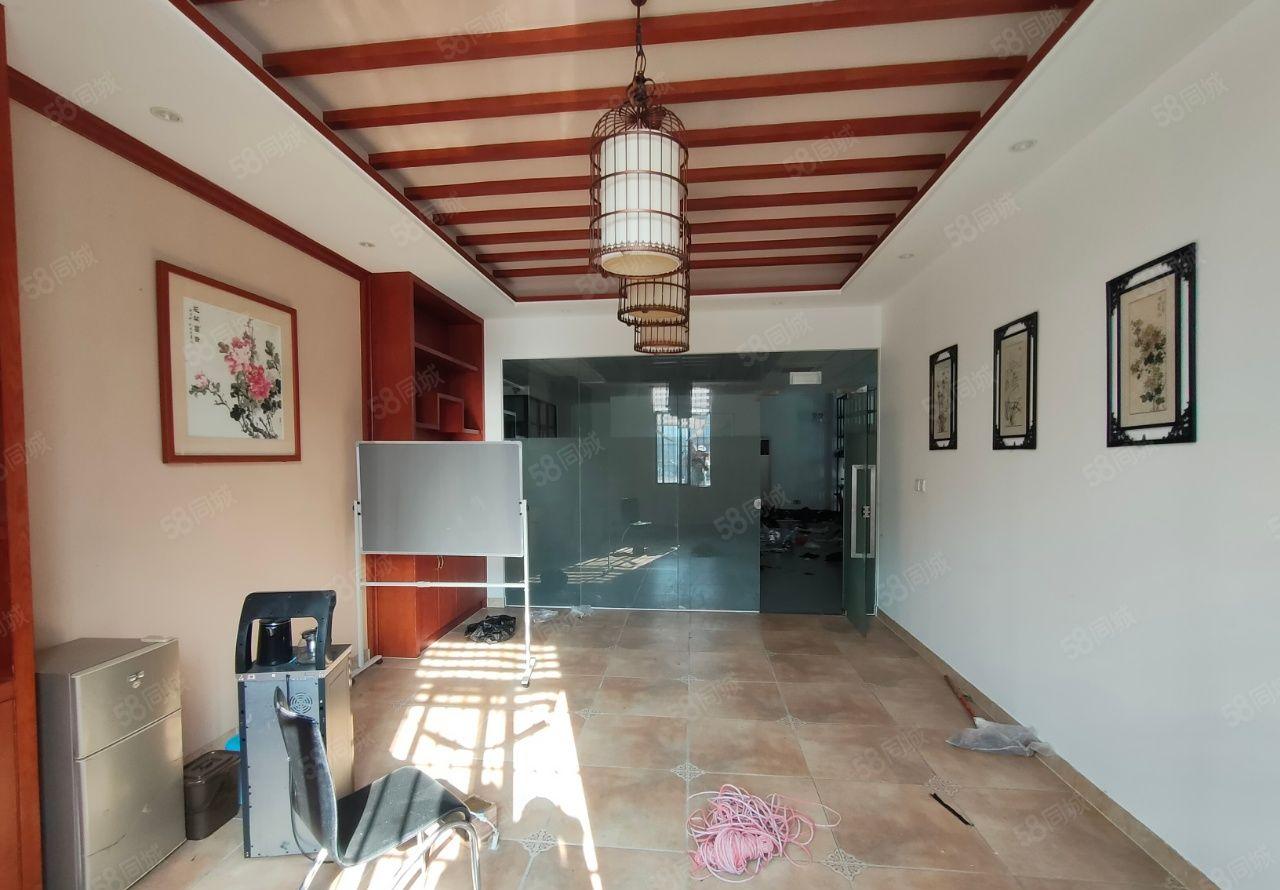 新联新出楼上1700平方厂房招租，带精装修，大小可分，环境好