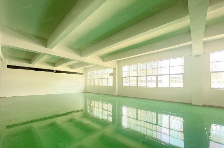 沙头楼上300平12元特价，工业园停车位充足，靠近深圳