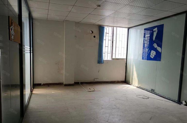 原房东 长安厦边2楼900平厂房出租，水电齐全 可分租